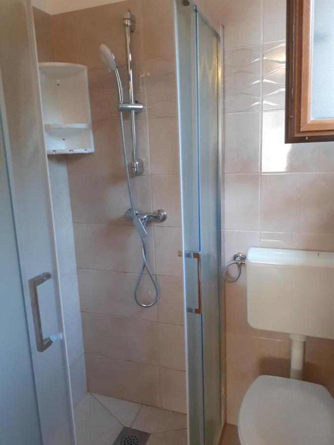 Apartman Paola Apartment Малинска Екстериор снимка
