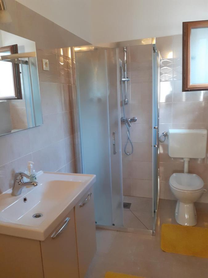 Apartman Paola Apartment Малинска Екстериор снимка