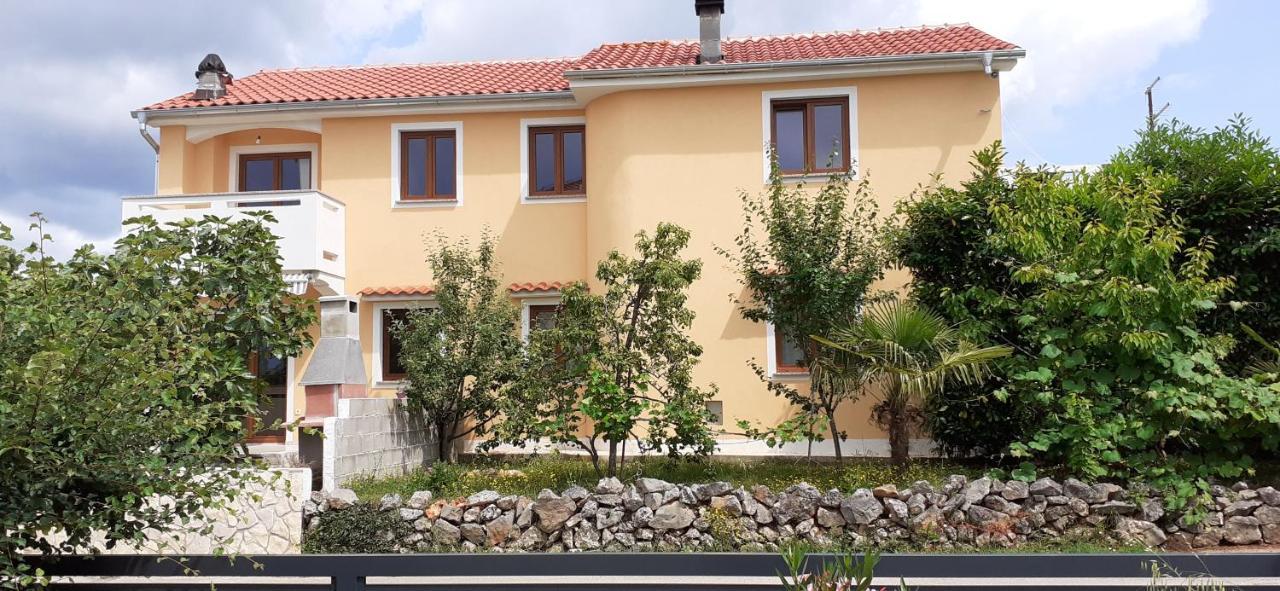 Apartman Paola Apartment Малинска Екстериор снимка