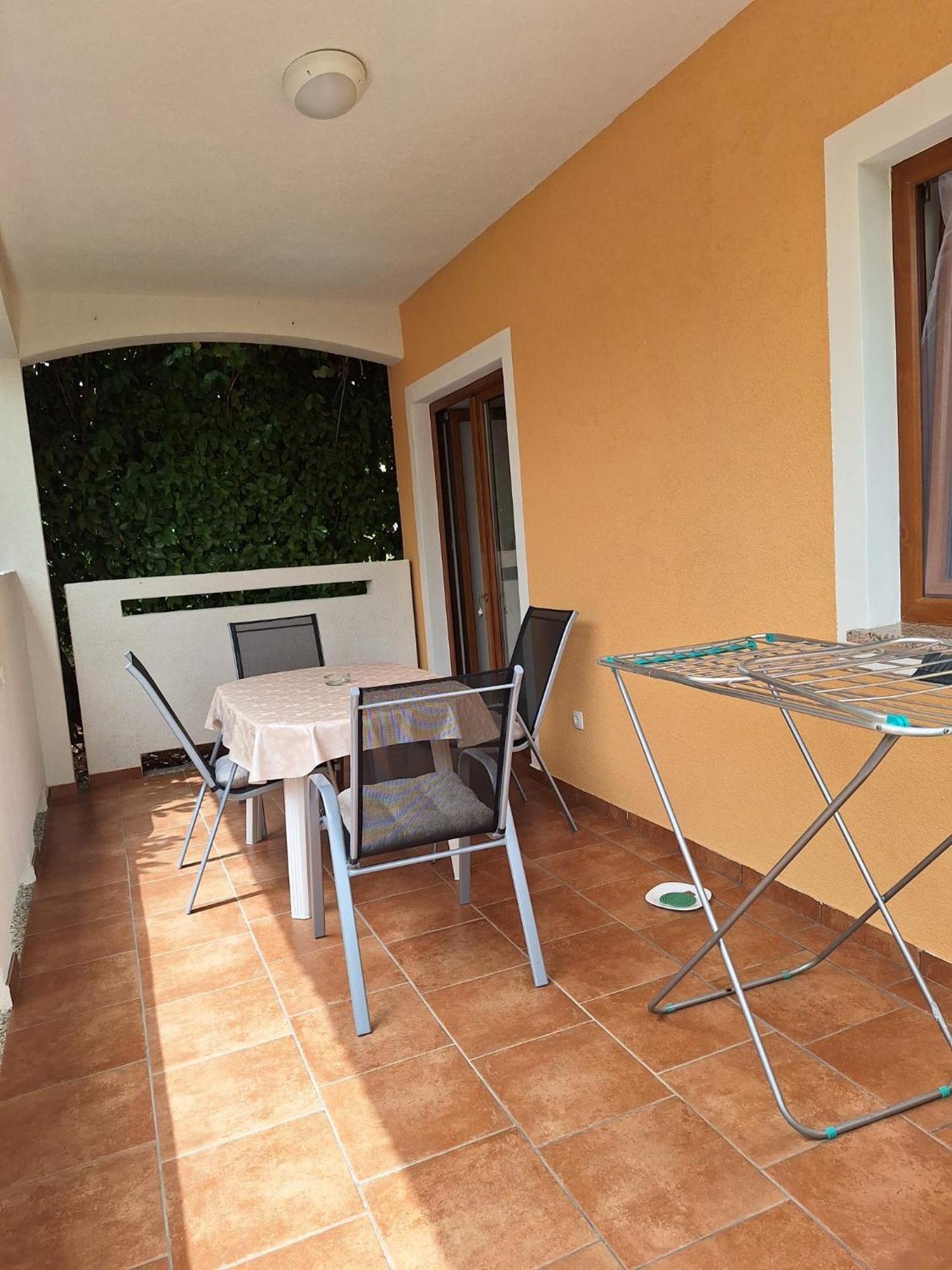 Apartman Paola Apartment Малинска Екстериор снимка